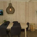 Lilleeideholmen Sjohusutleie * Hag