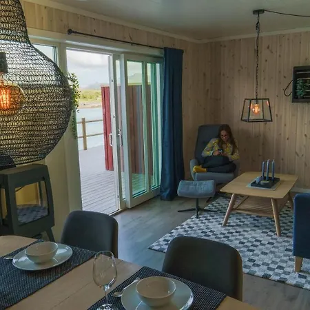 Lilleeideholmen Sjohusutleie 아파트